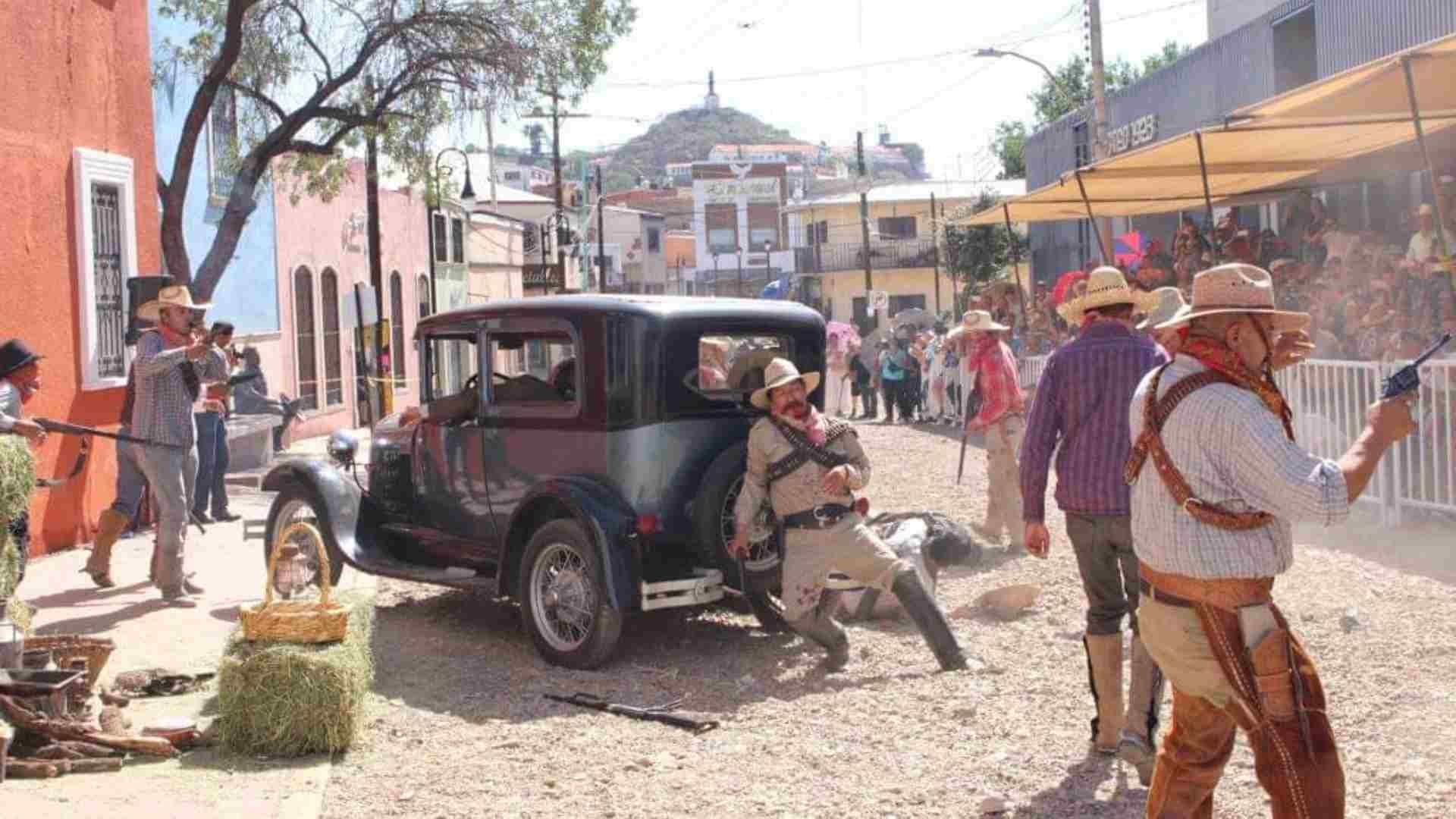 En las principales calles de Parral, Chihuahua, se realizó una escenificación para celebrar el centenario luctuoso de Pancho Villa