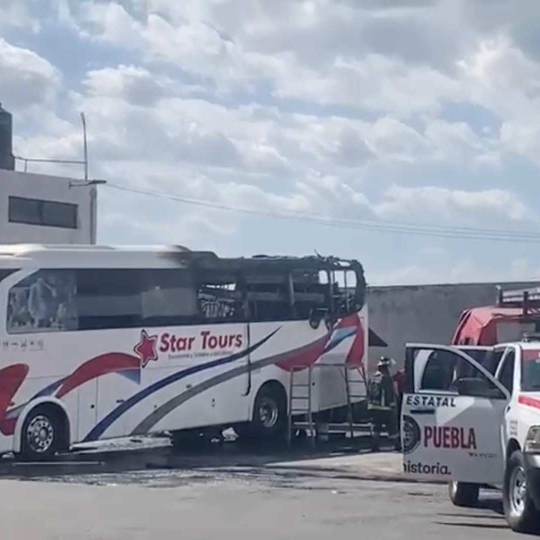 Provocó un Incendio de Autobús por Fumar en una Gasolinera