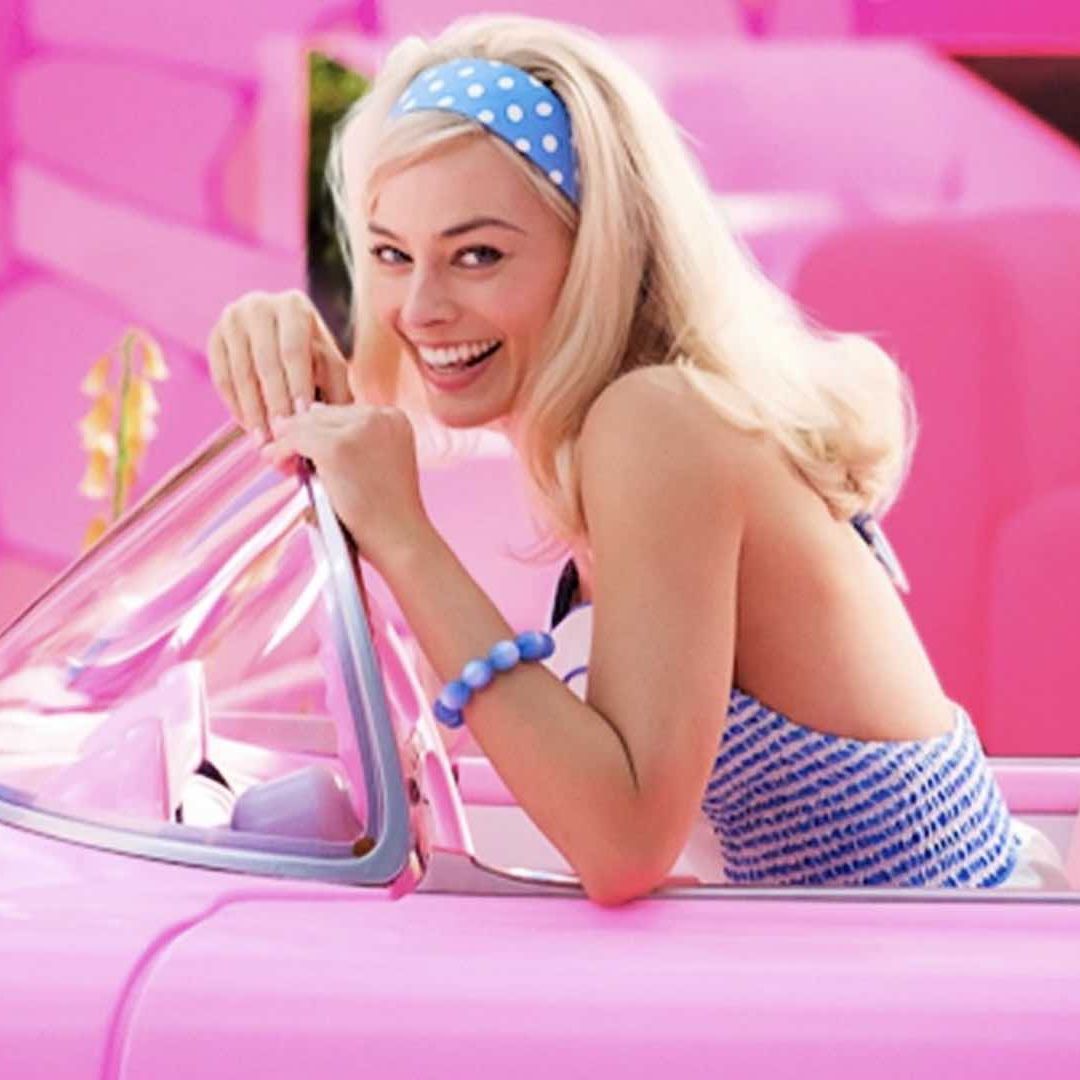 Barbie ha tenido más de 40 mascotas, incluidos gatos, perros, caballos, un panda, un cachorro de león, y una cebra