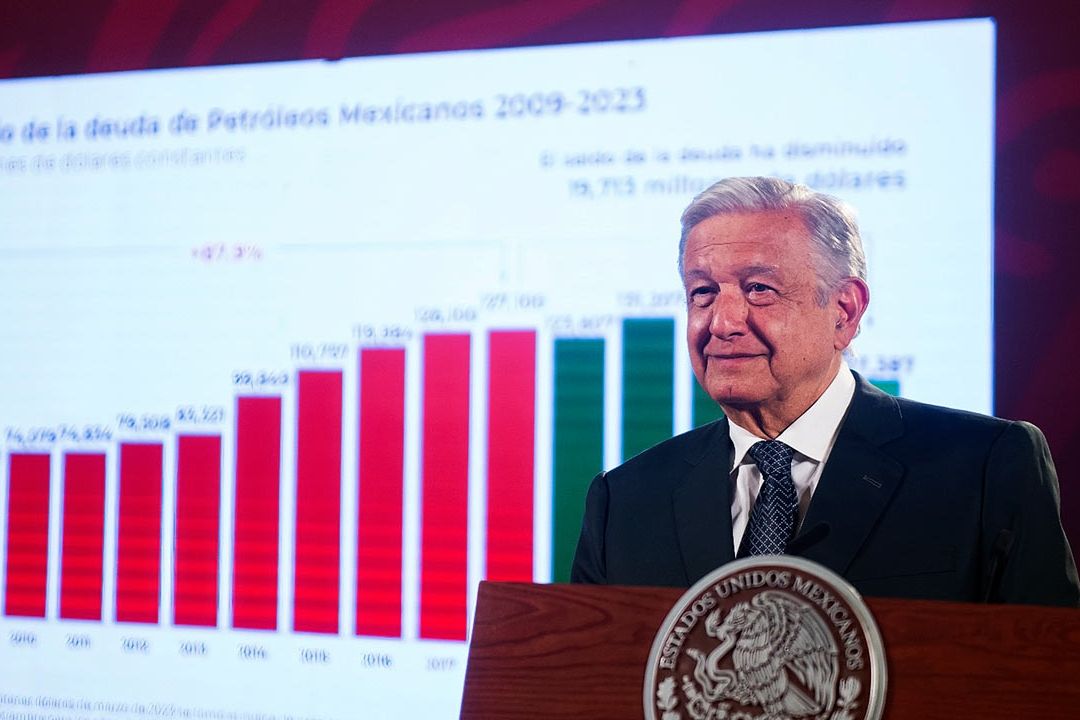 AMLO considera una burla la calificaciónd de Fitch y Moody's a Pemex