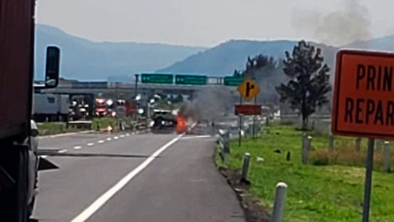 Reportan tiroteos, bloqueos y quema de autos en Zinapécuaro y Álvaro Obregón, Michoacán
