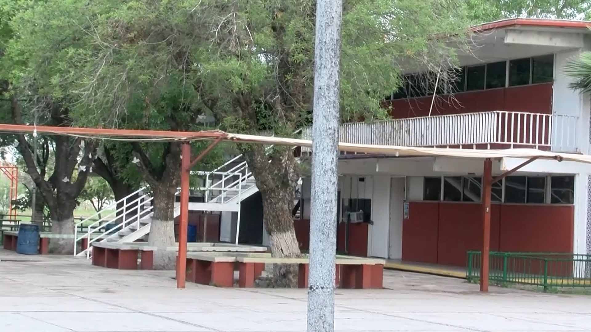 Internan a Estudiante de Secundaria al Intoxicarse Luego de Beber Agua en Piedras Negras