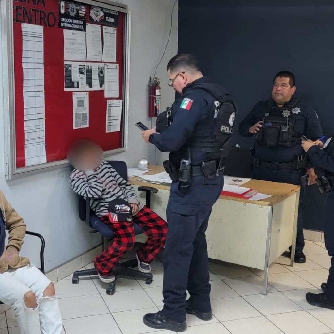 Rescatan a dos menores de Oaxaca perdidas en Tijuana