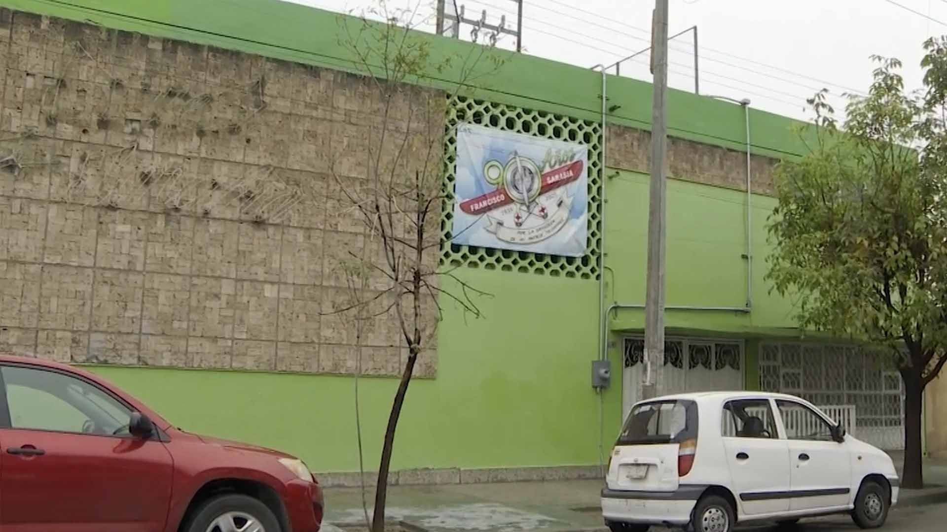 Hombre Cae de la Azotea de Primaria en Gómez Palacio