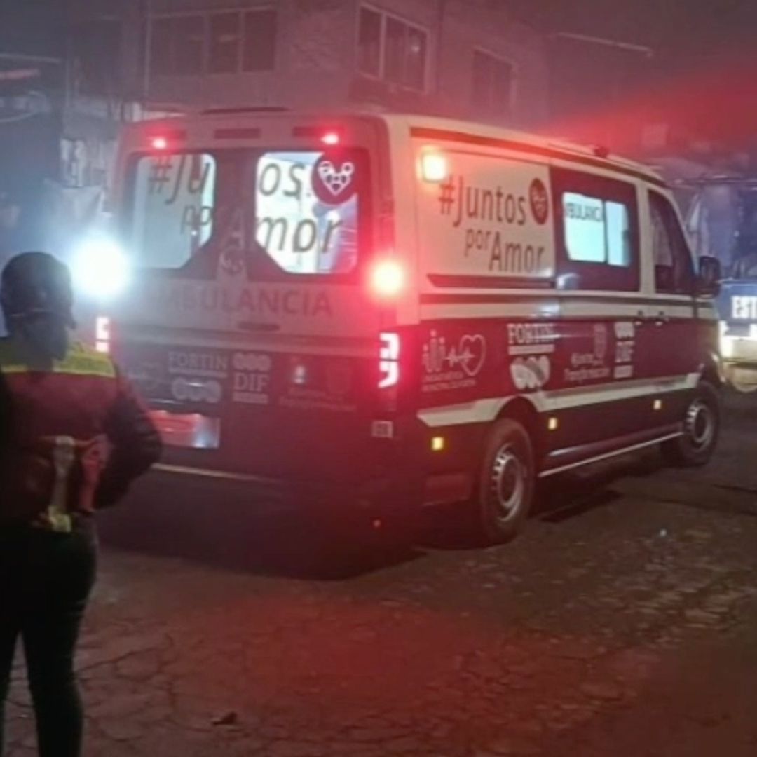 Los grupos de auxilio confirmaron que se trataba de dos personas con heridas provocadas por un objeto punzocortante o arma blanca.