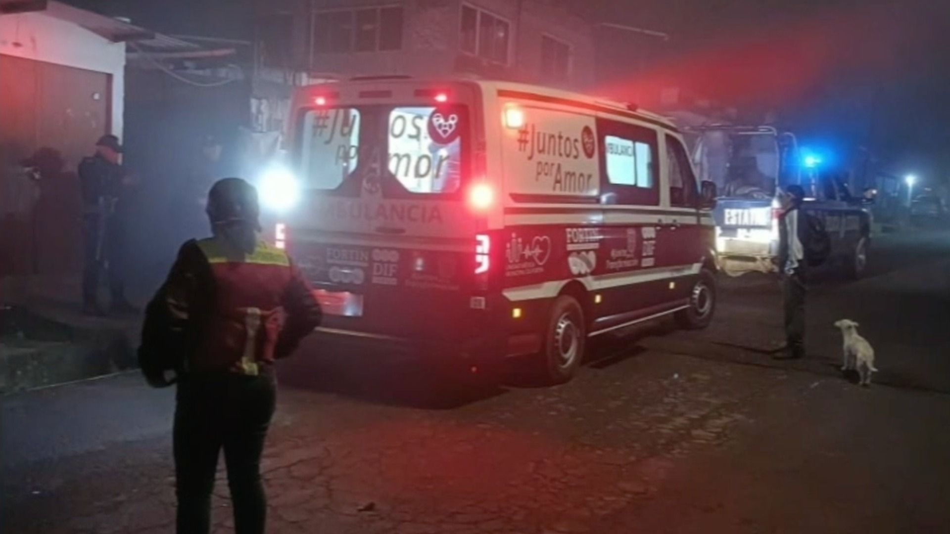 Los grupos de auxilio confirmaron que se trataba de dos personas con heridas provocadas por un objeto punzocortante o arma blanca.