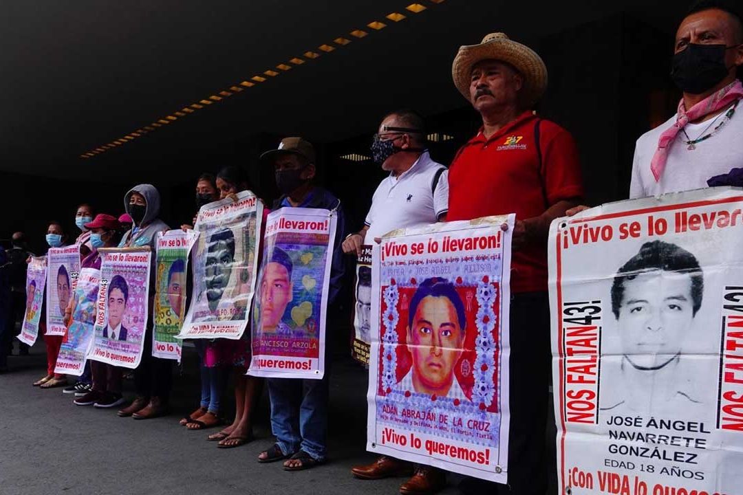 El presidente López Obrador aseguró que seguirá con la investigación del caso de los 43 estudiantes desaparecidos en Ayotzinapa