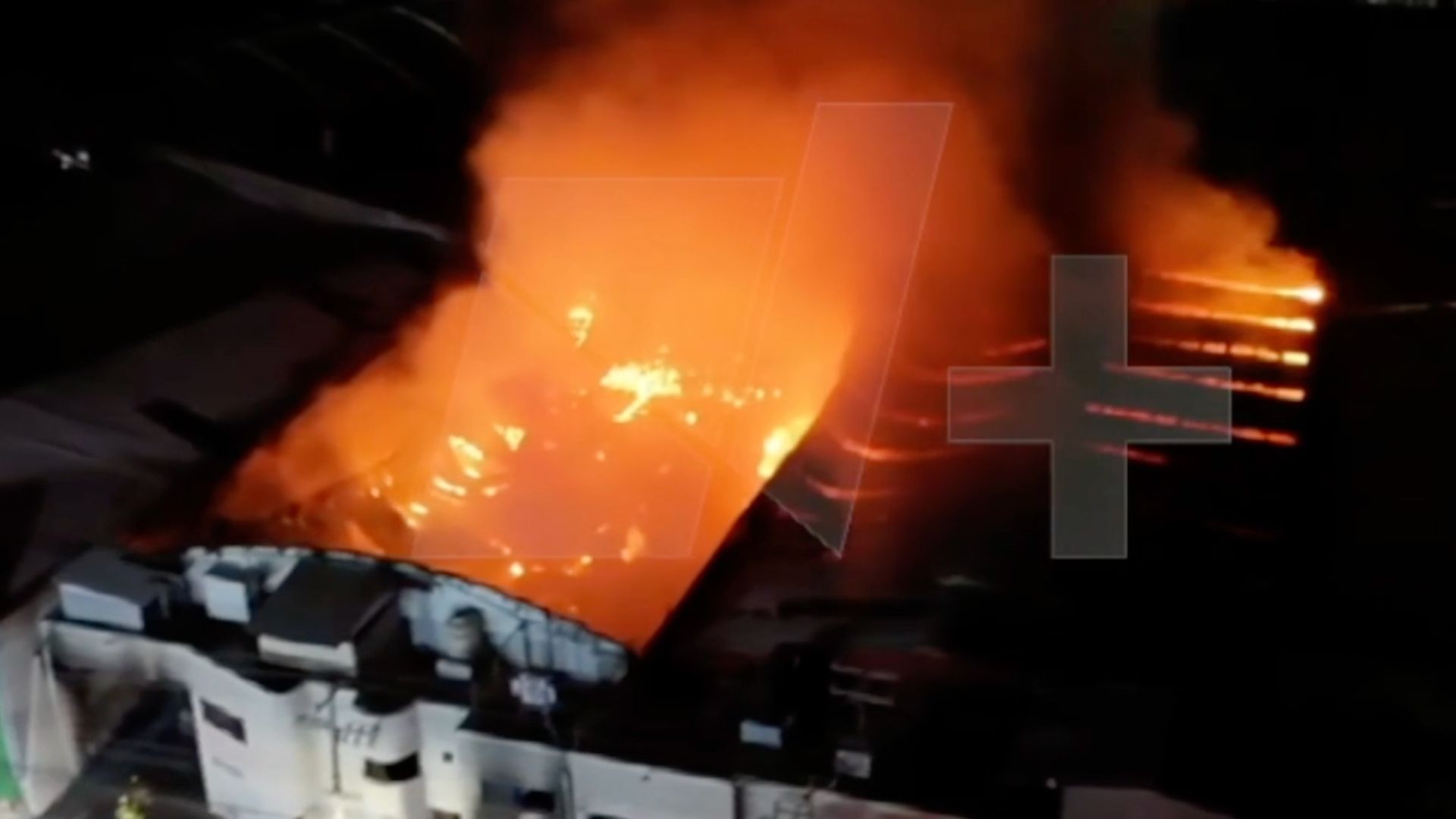 Fuerte Incendio en Bodegas de Plásticos Alerta a Vecinos de Zona Industrial de León, Guanajuato | N+ Bajío