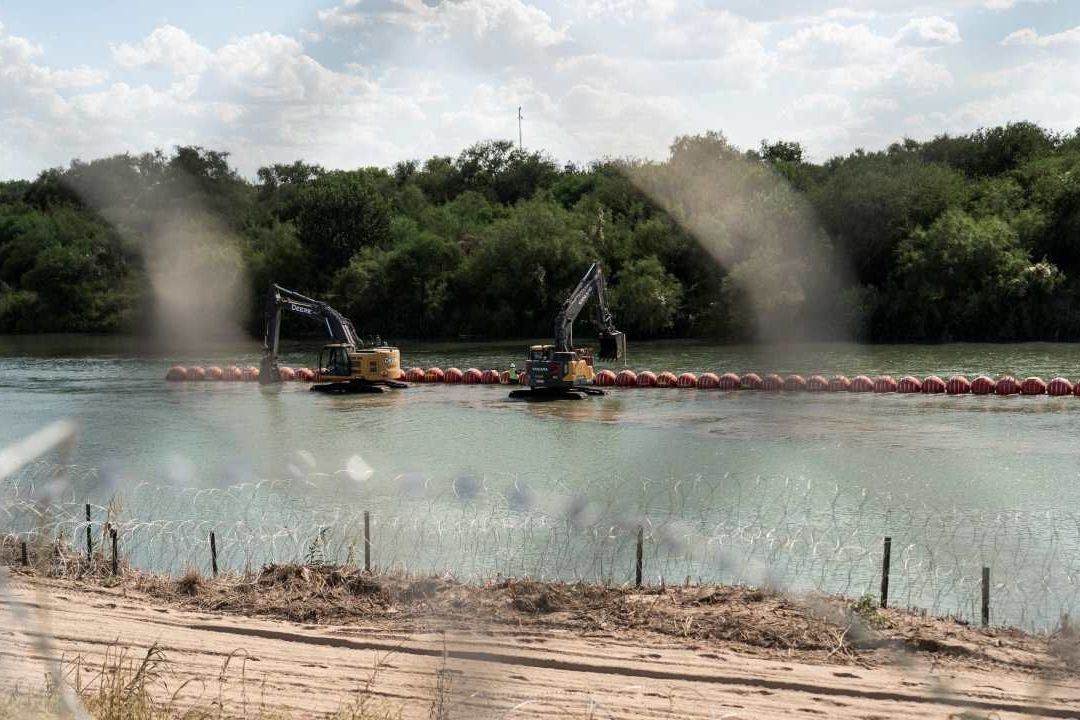 México envió una nueva nota diplomática a Estados Unidos en la que acusa a Texas de violar tratados bilaterales con la instalación de boyas en el Río Bravo