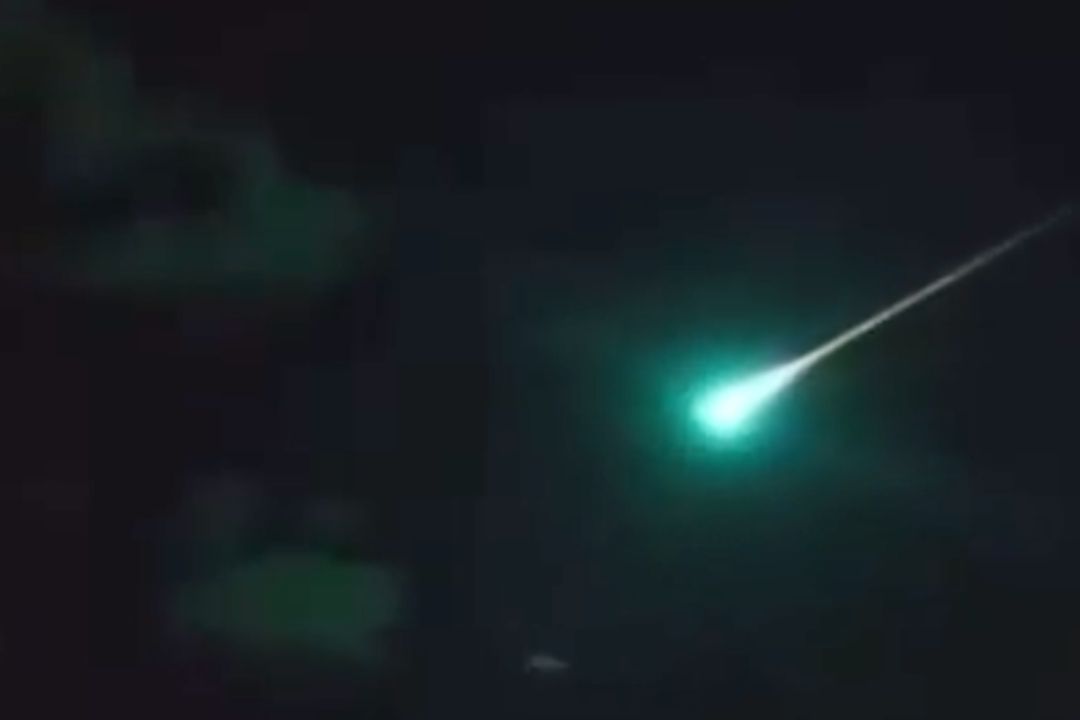 La noche de ayer pudo verse un meteorito cruzando el cielo en Colima