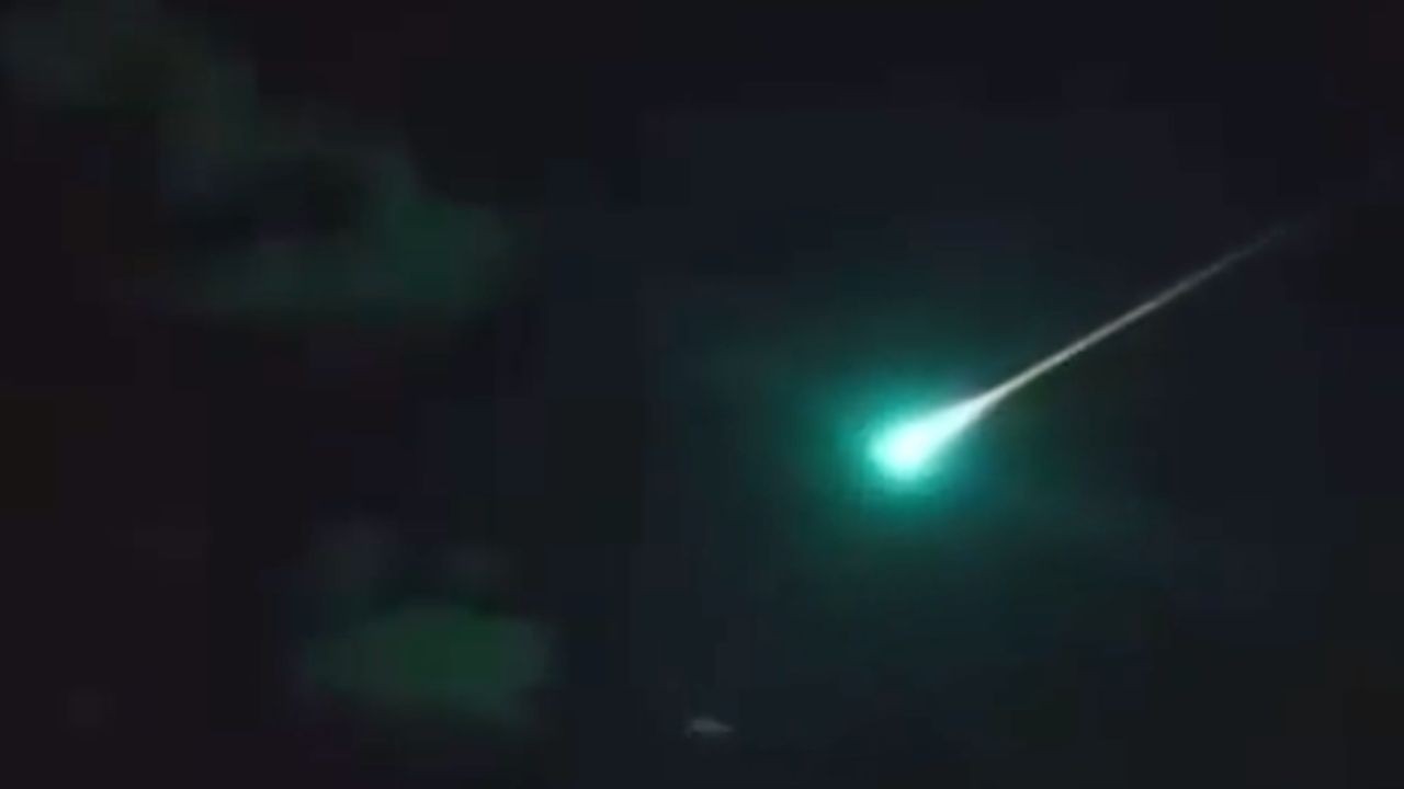 La noche de ayer pudo verse un meteorito cruzando el cielo en Colima