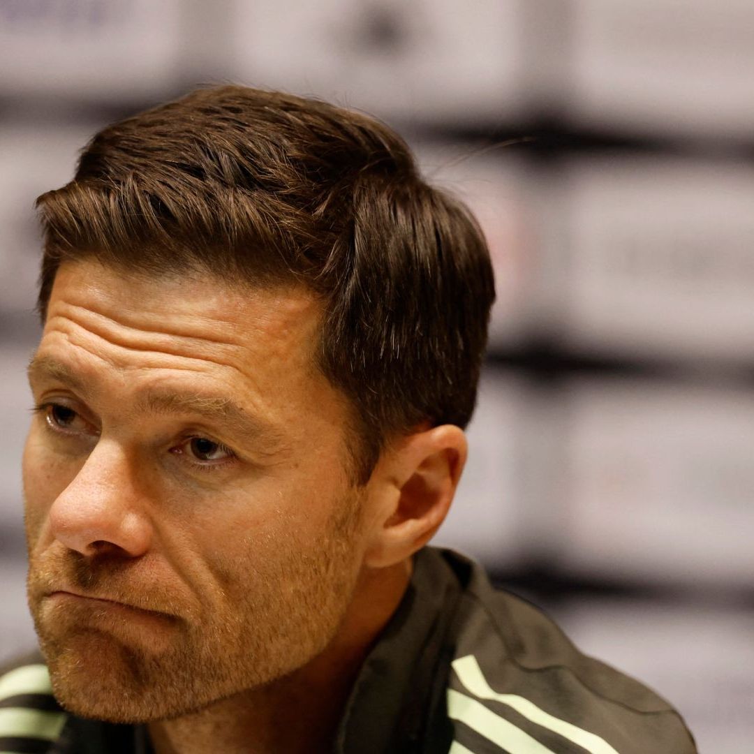 La salida de Xabi Alonso ocurre días después de la derrota 2-1 ante Manchester City.