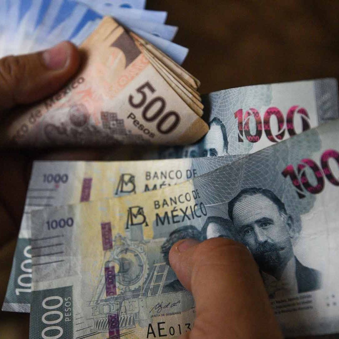 Mujer Persigue y Arrolla a Hombres que le Robaron 160 mil Pesos