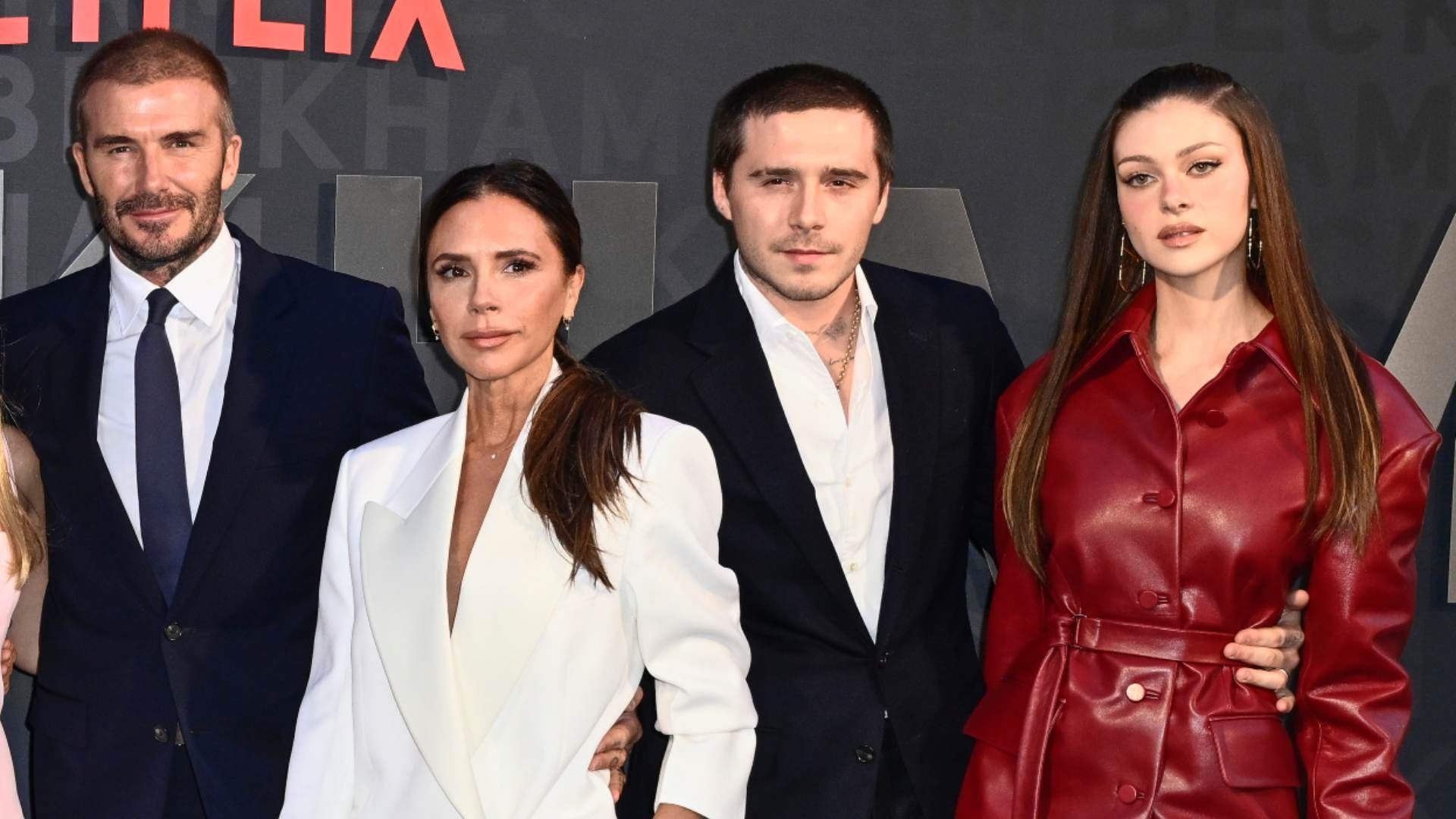 ¿Qué Pasó con Brooklyn Beckham y sus Padres, David y Victoria? Rompe el Silencio y Revela Origen del Conflicto