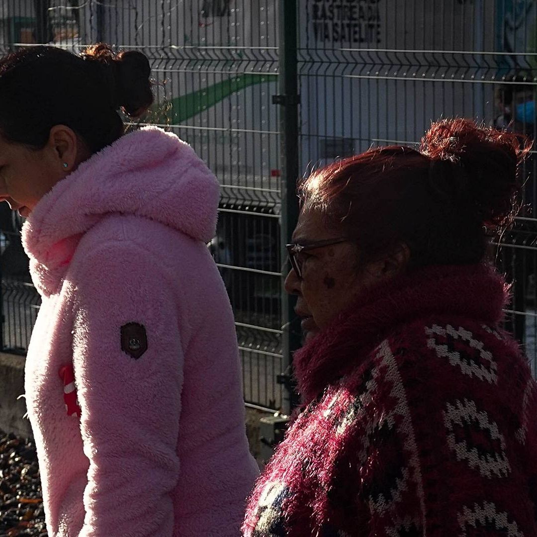 Personas caminan abrigadas en la CDMX ante bajas temperaturas el 22 de enero de 2026. Foto: Cuartoscuro