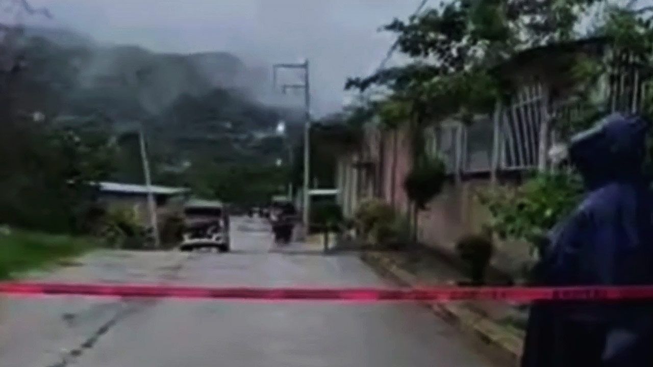 Calcinan a dos personas en Tixtla, Guerrero