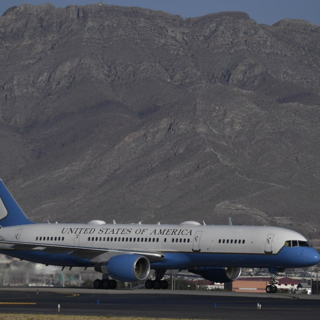 Suspenden 10 Días Todos los Vuelos del Aeropuerto de El Paso por 'Razones de Seguridad'.