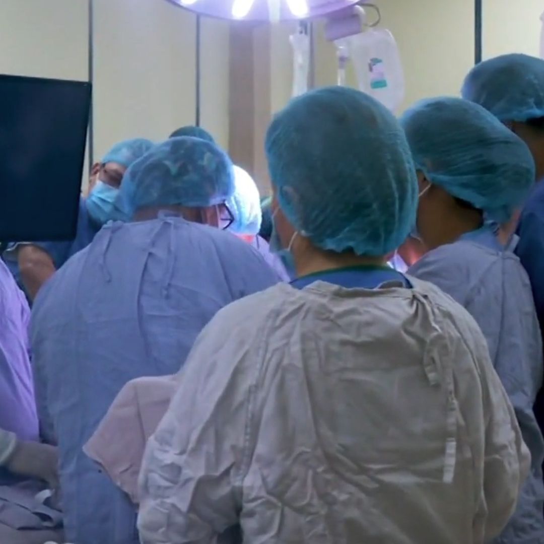 Sano, Bebé Operado en Cirugía Intrauterina para Corregir Gastrosquisis en Tabasco