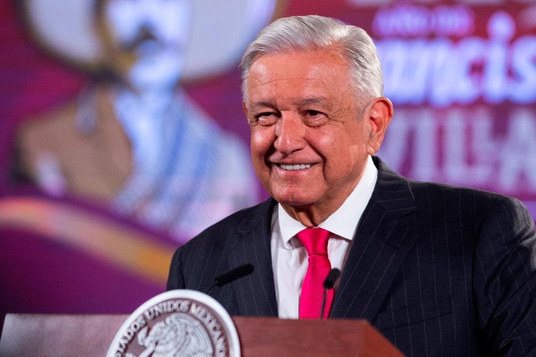 El presidente Andrés Manuel López Obrador presenta su mañanera desde Palacio Nacional
