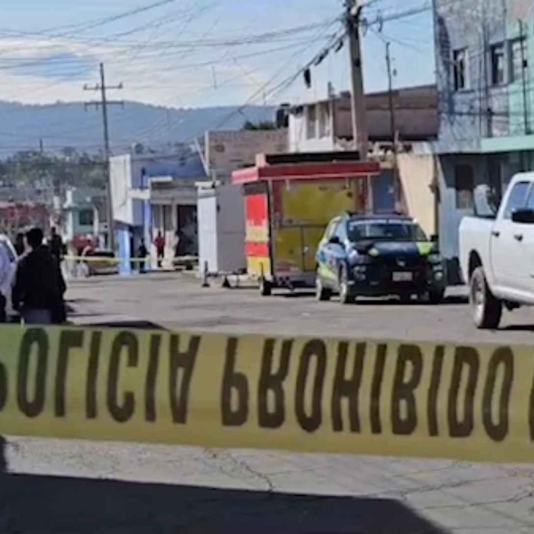 Vecinos reportaron haber escuchado gritos en el domicilio donde una mujer fue asesinada en