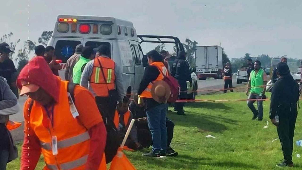 Embiste Taxista a Peregrinos de la Central de Abastos de Toluca