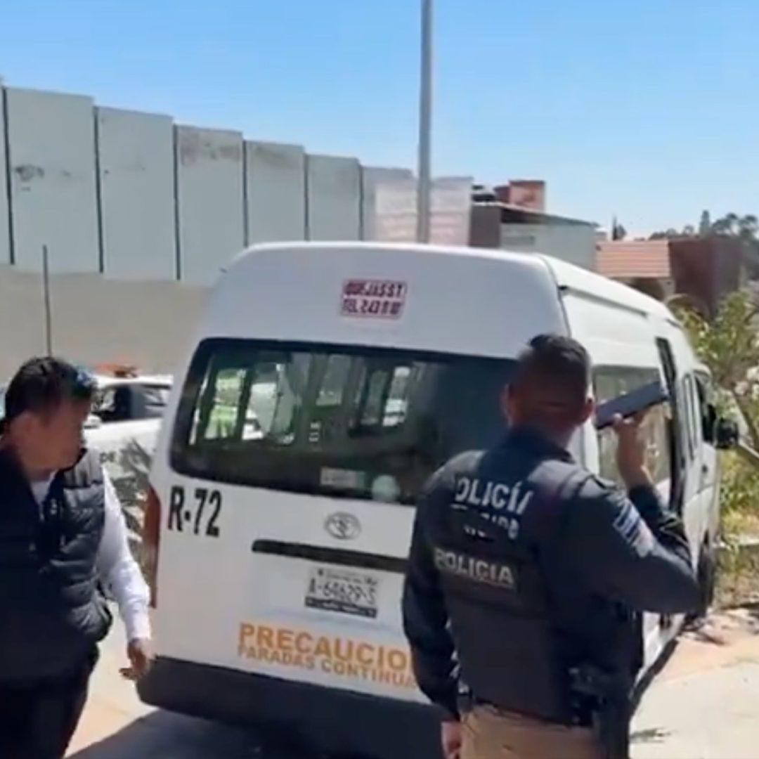 Chofer de Transporte Público se Vuela Tope de Calzada Zaragoza en Puebla: Hay Pasajeros Heridos