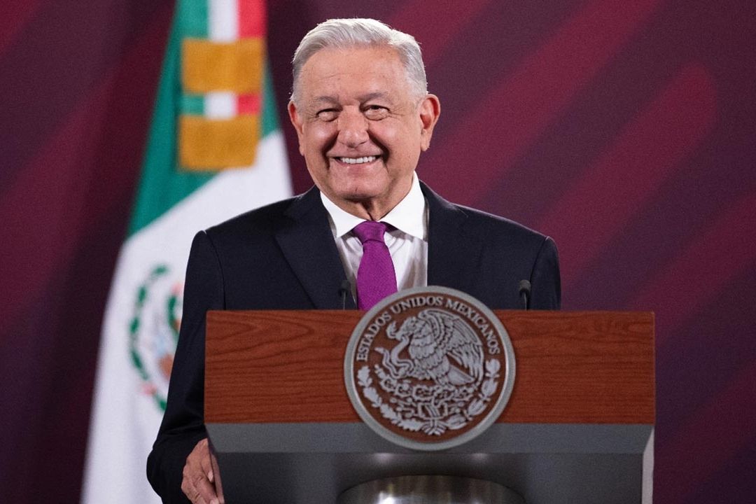 El presidente Andrés Manuel López Obrador presenta su mañanera desde Palacio Nacional