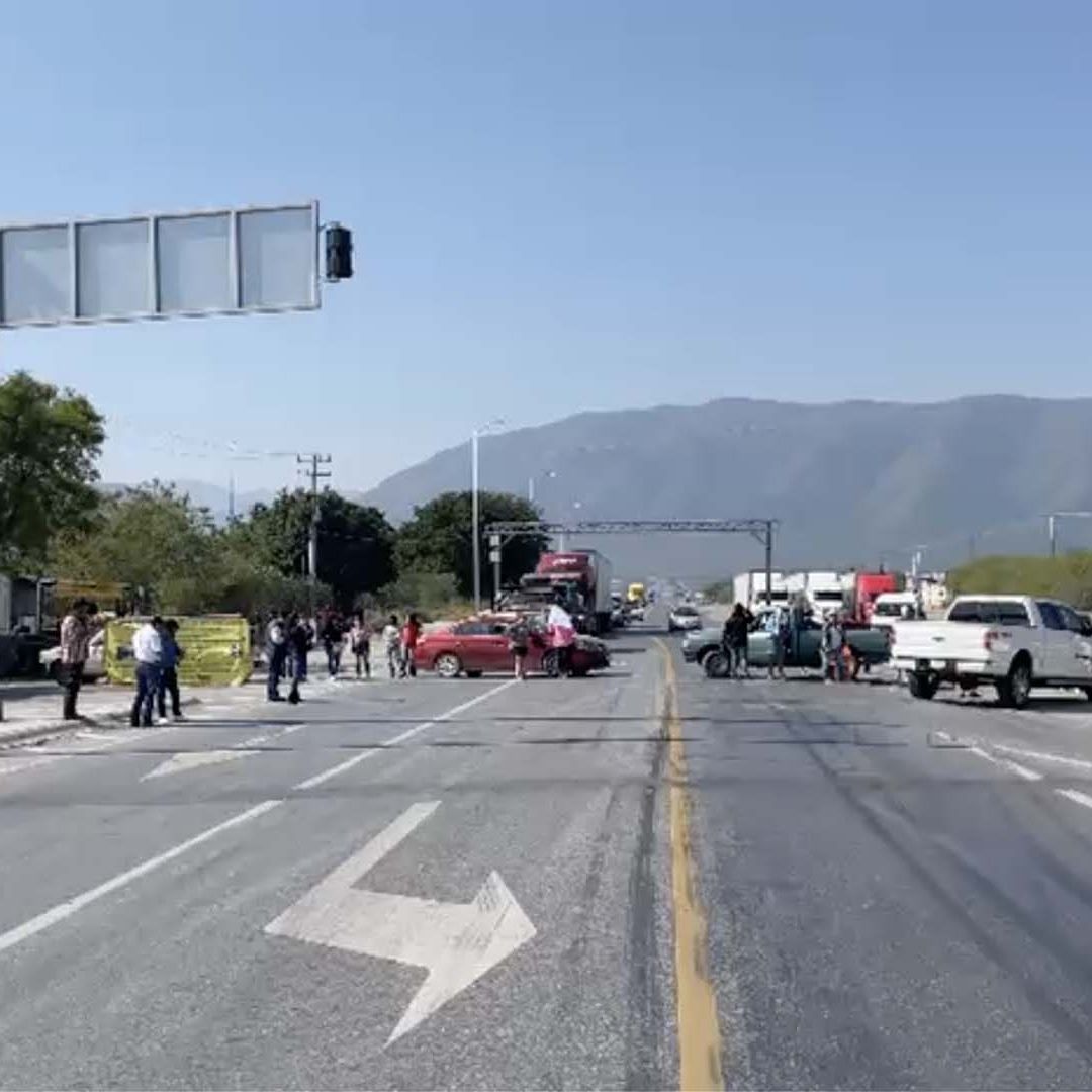 Ejidatarios Santa Librada Bloquean Carretera Rumbo Nuevo en Tamaulipas