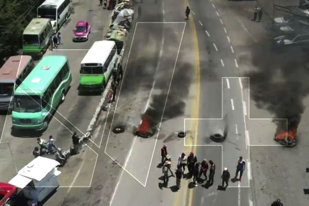 Bloqueos y quema de llantas en la carretera federal México-Cuernavaca
