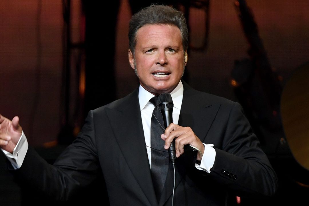 Luis Miguel arrancó su gira de conciertos 2023 con una exitosa presentación en la Arena Movistar de Buenos Aires, Argentina