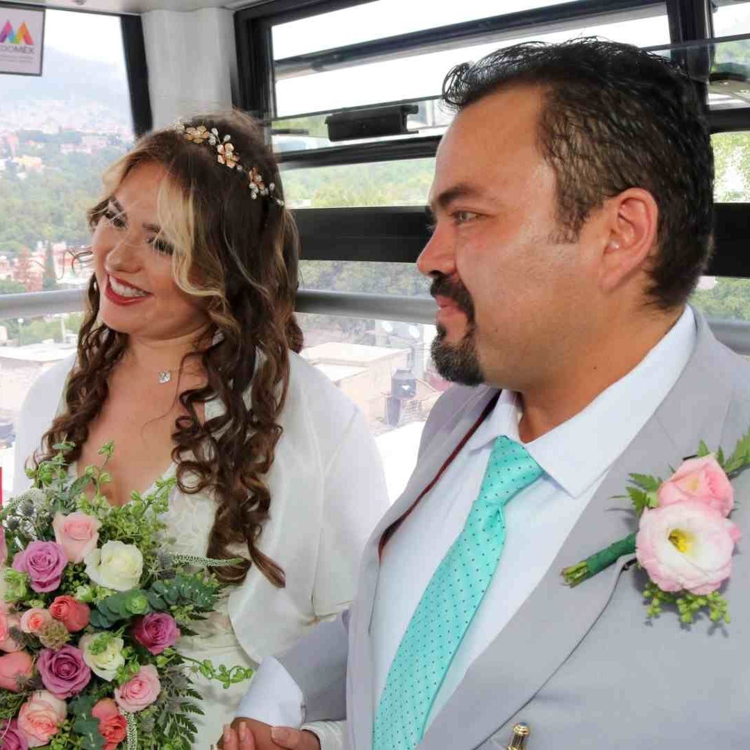 Boda en el Mexicable: Pareja se Casa en Estación Periférico, Tlalnepantla