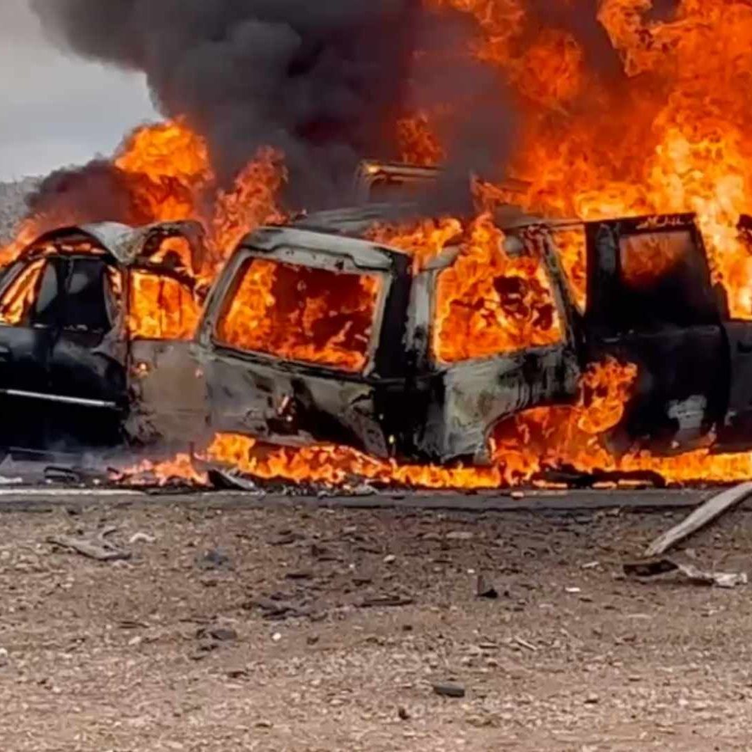 Accidente vial dejó dos vehículos incendiados | Foto: N+