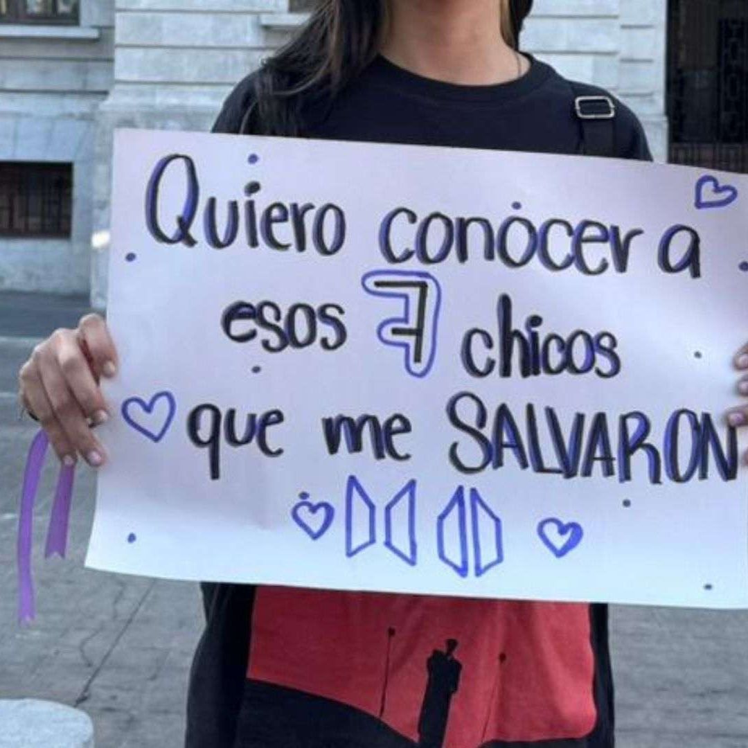 Fans de BTS se Manifiestan en la Plaza de Armas en Tampico, Tamaulipas; Este es el Motivo