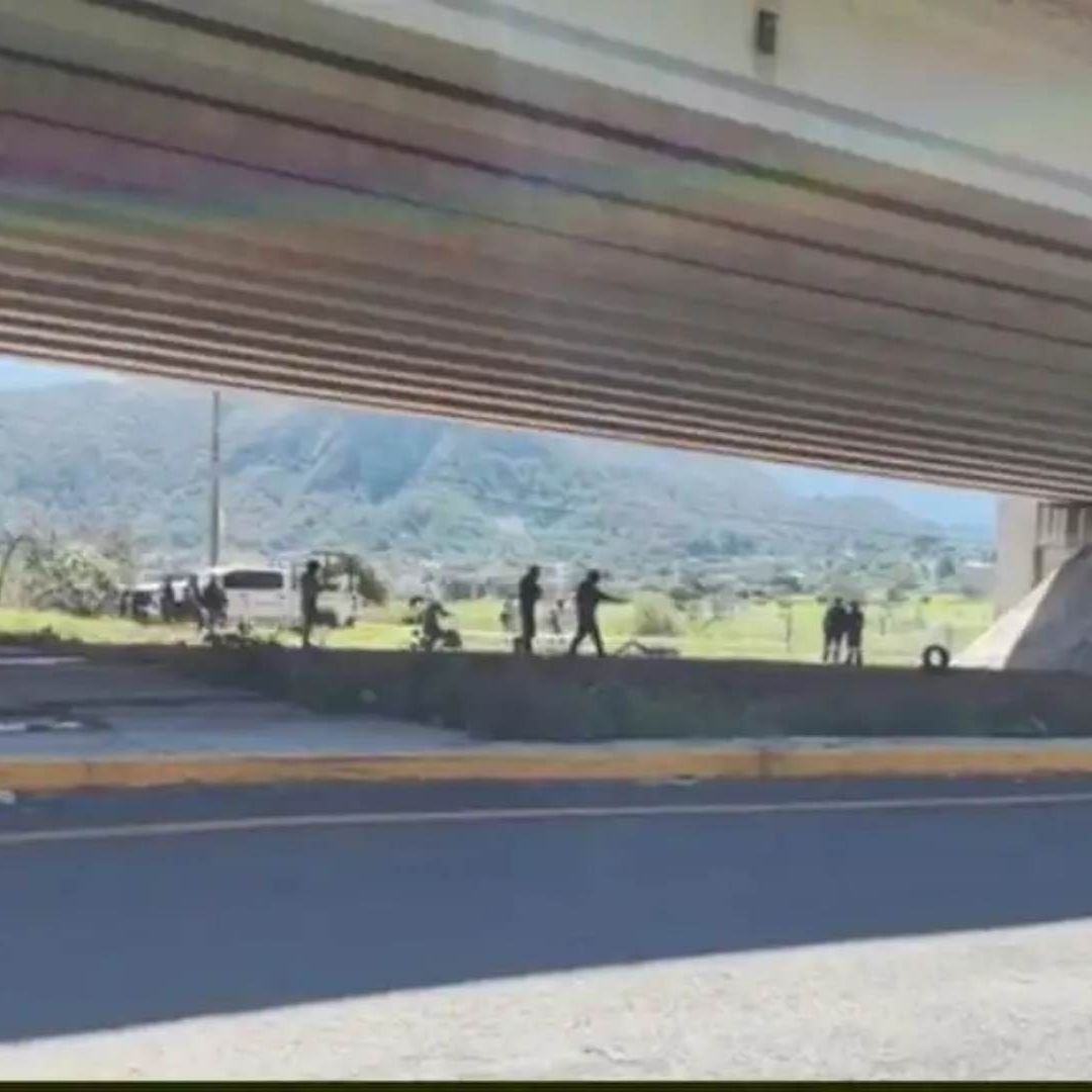 Hallan cuerpo de mujer en puente de Tlalmanalco