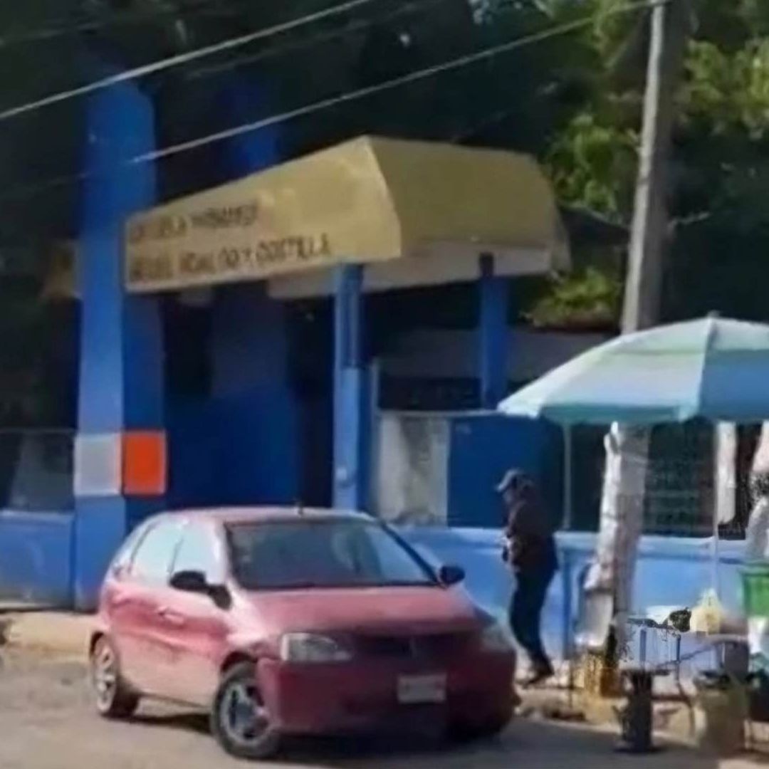 Sujetos Armados Entran a Primaria y Privan de la Libertad a Empresario en Tihuatlán Veracruz