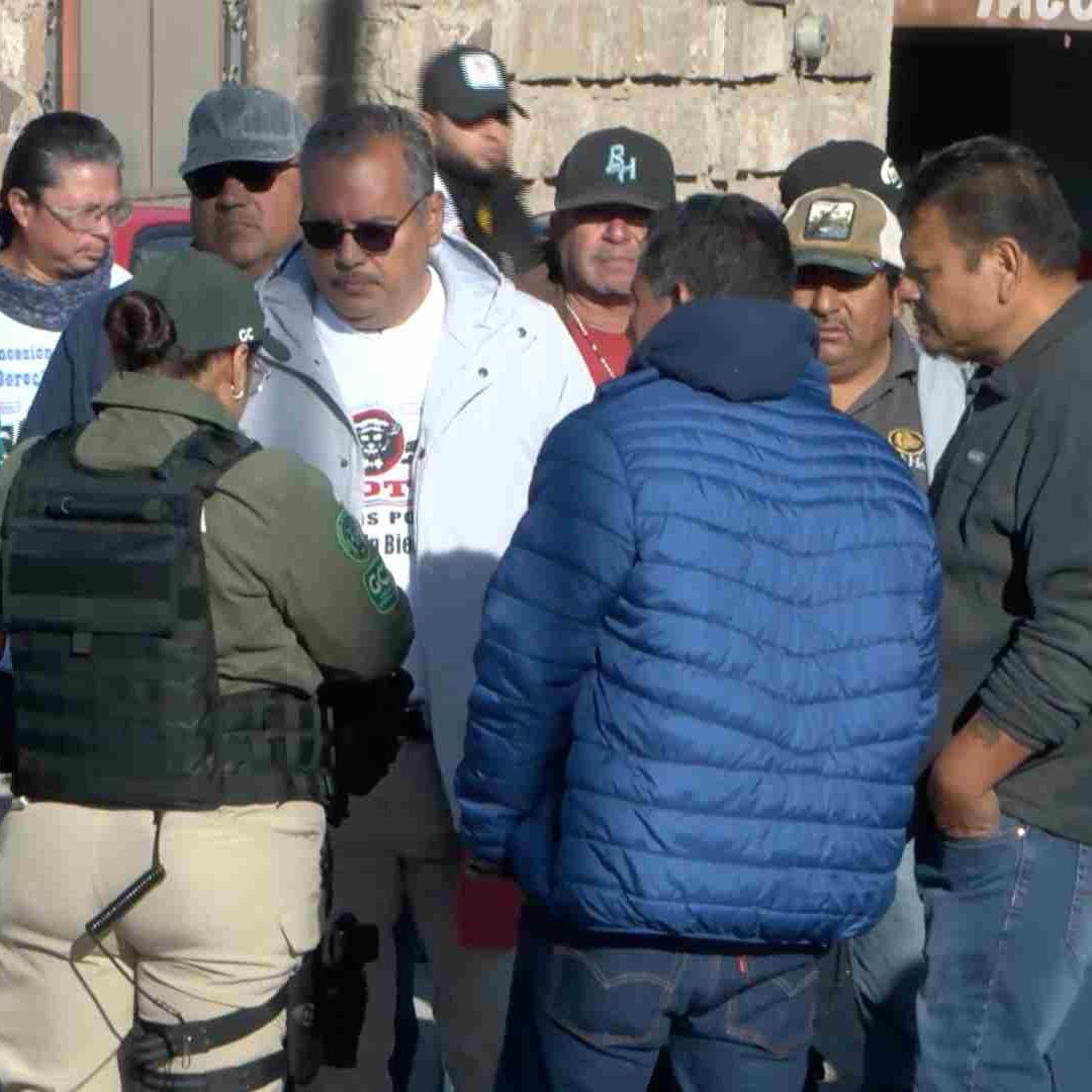Piperos se Manifiestan esta Mañana en la Carretera 57 en SLP