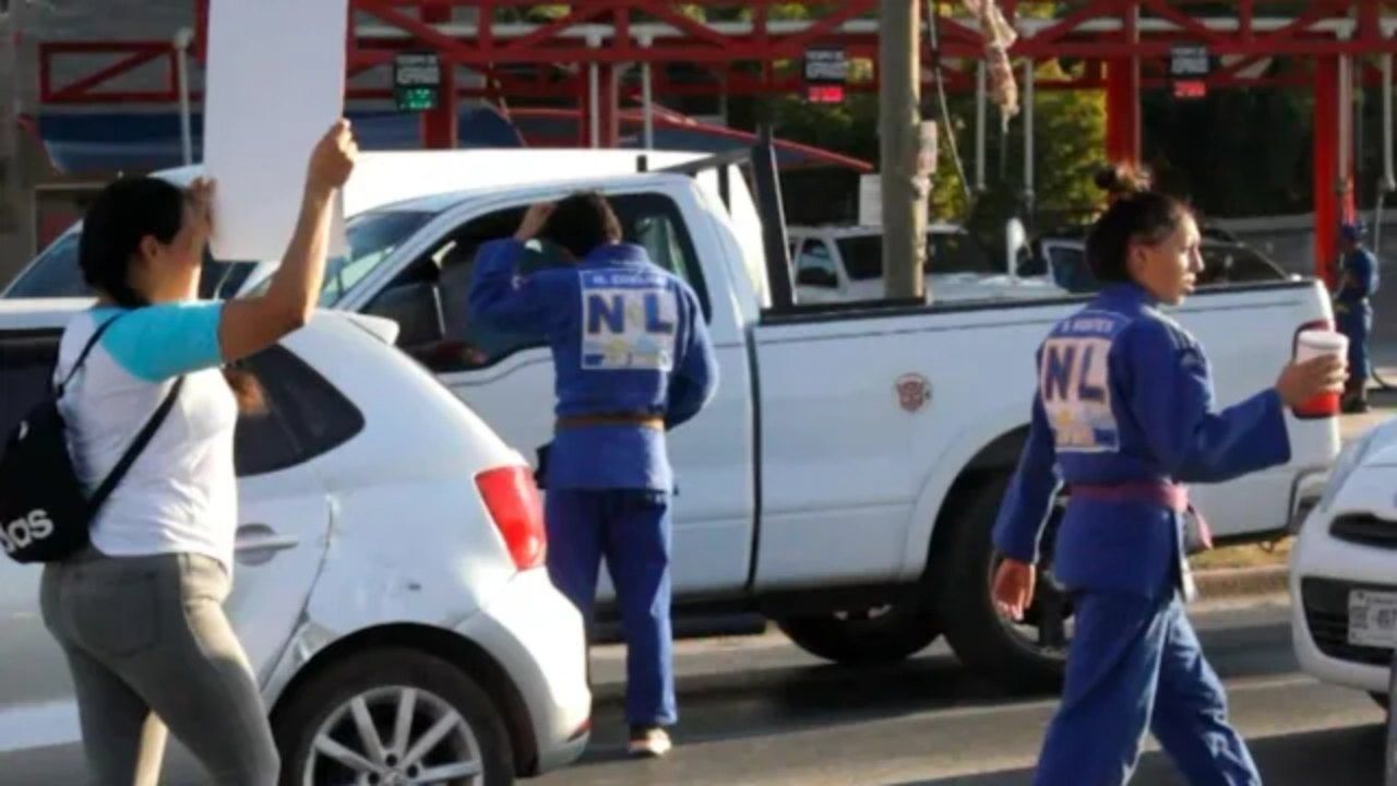 Deportistas Botean en Calles para Poder Ir al Mundial de Judo en Croacia