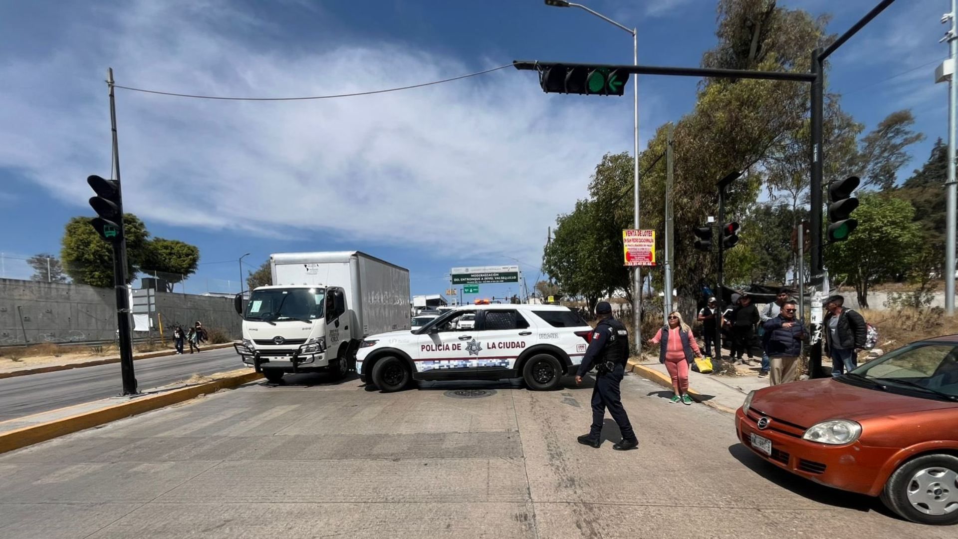 Manifestación Bloqueo Circulación Transportistas Vecinos Terminal RUTA Colonia La Guadalupana Bulevar Valsequillo Puebla