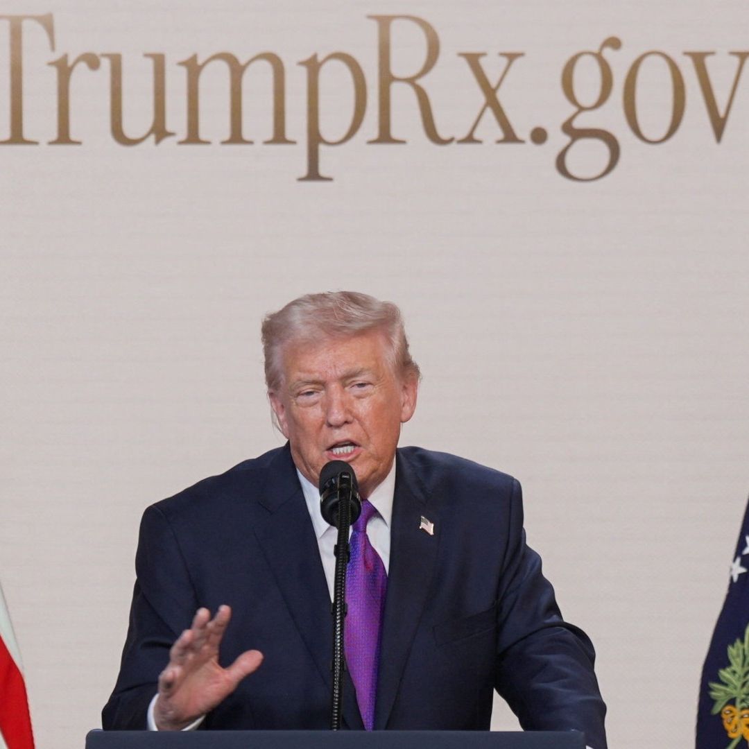 Donald Trump Lanza Sitio Web para que Estadounidenses Compren Medicamentos Más Baratos