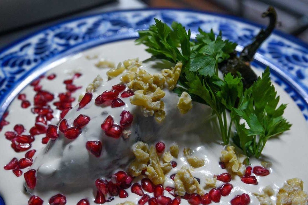 Aumentan precios de ingredientes de los chiles en nogada