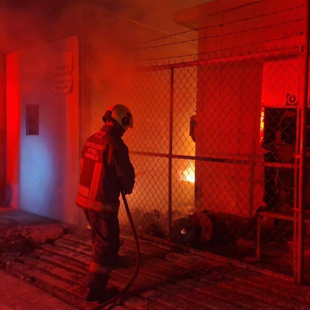 Incendio en Predio de Telmex en San Sebastián de Aparicio Puebla