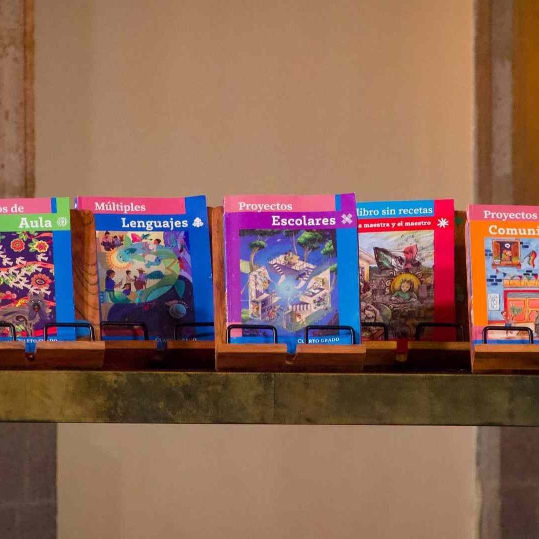 Portada de los libros de texto gratuitos de la SEP