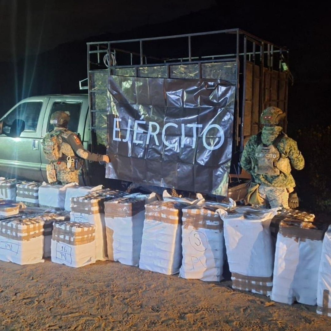 Aseguran Casi Dos Toneladas de Droga en Vehículo Abandonado en San Quintín