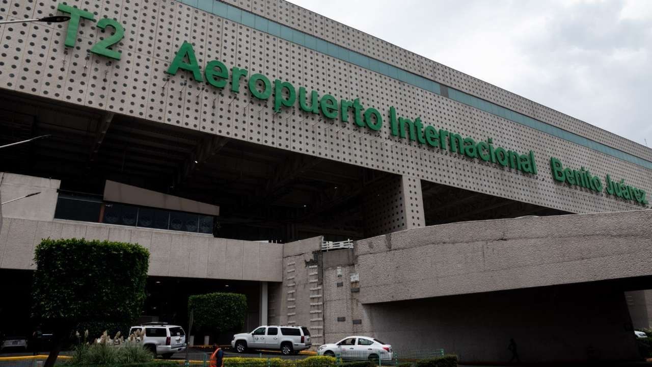 Se registra balacera en la terminal 2 del AICM; hay dos heridos