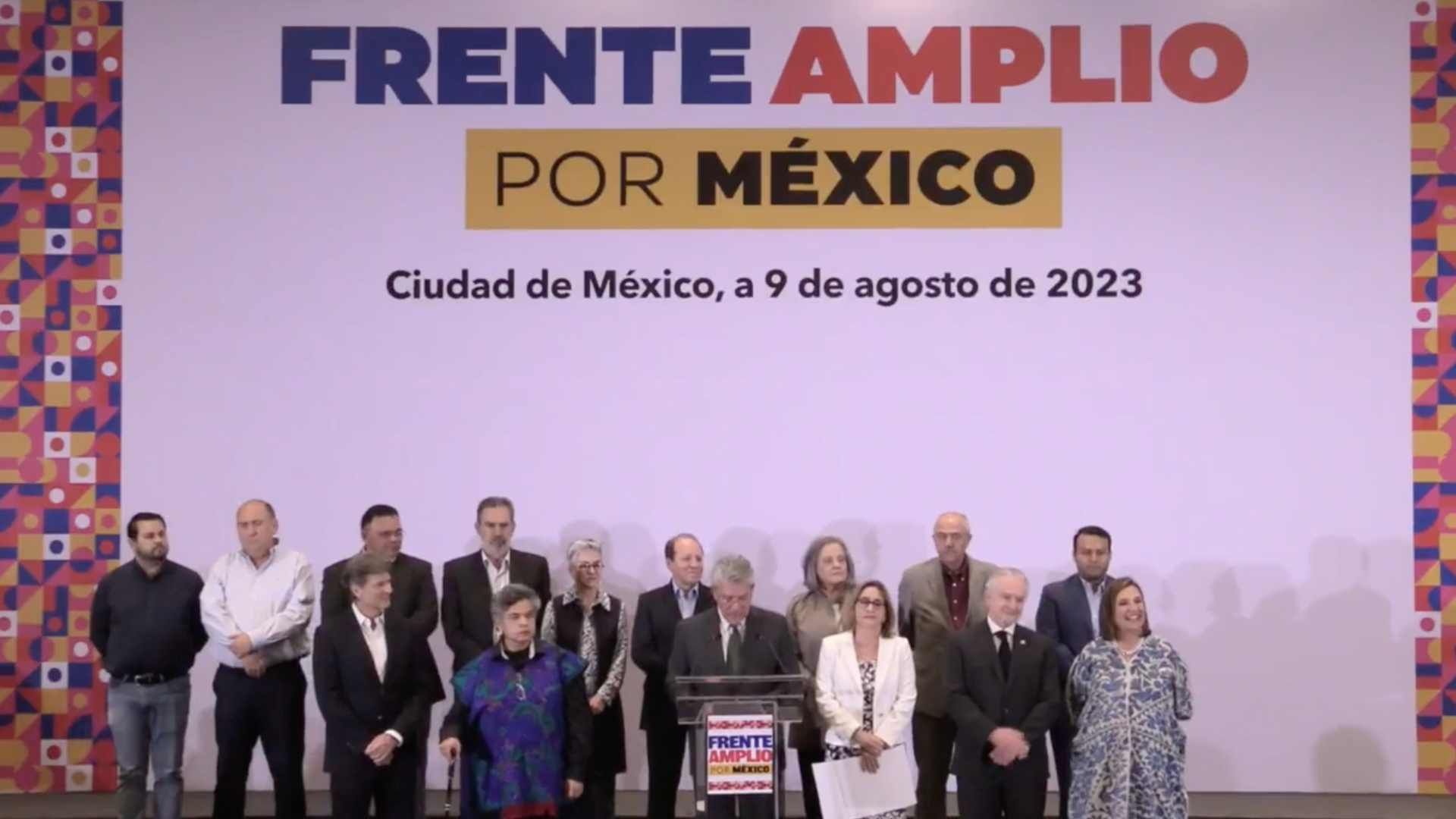 El Frente Amplio en conferencia de prensa para anunciar a los aspirantes que pasan a la siguiente fase