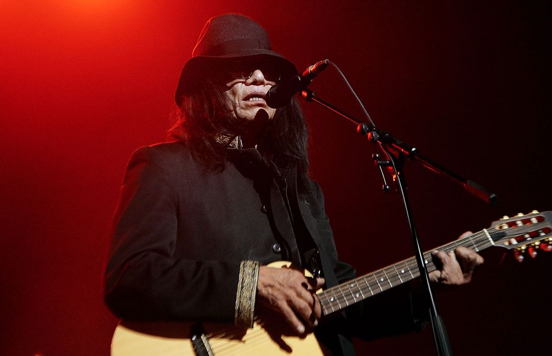 El cantante Sixto Rodríguez da concierto en París, Francia, en junio de 2013