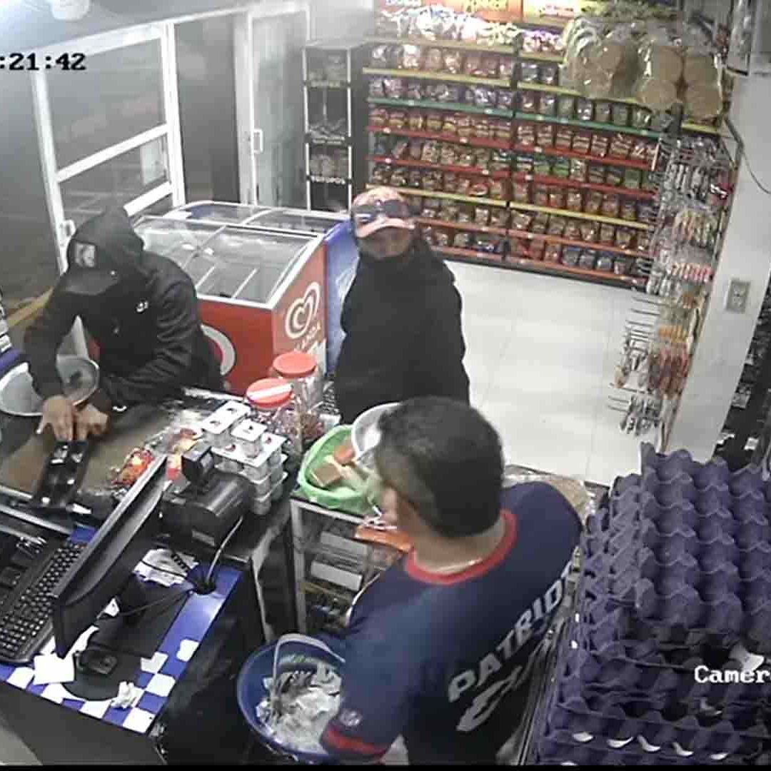 Detienen a 3 por Robo con Violencia a Negocios en Metepec