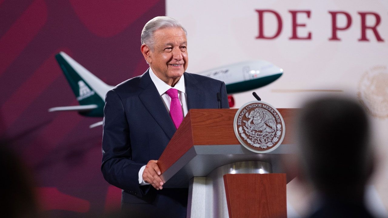 El presidente Andrés Manuel López Obrador presenta su mañanera desde Palacio Nacional