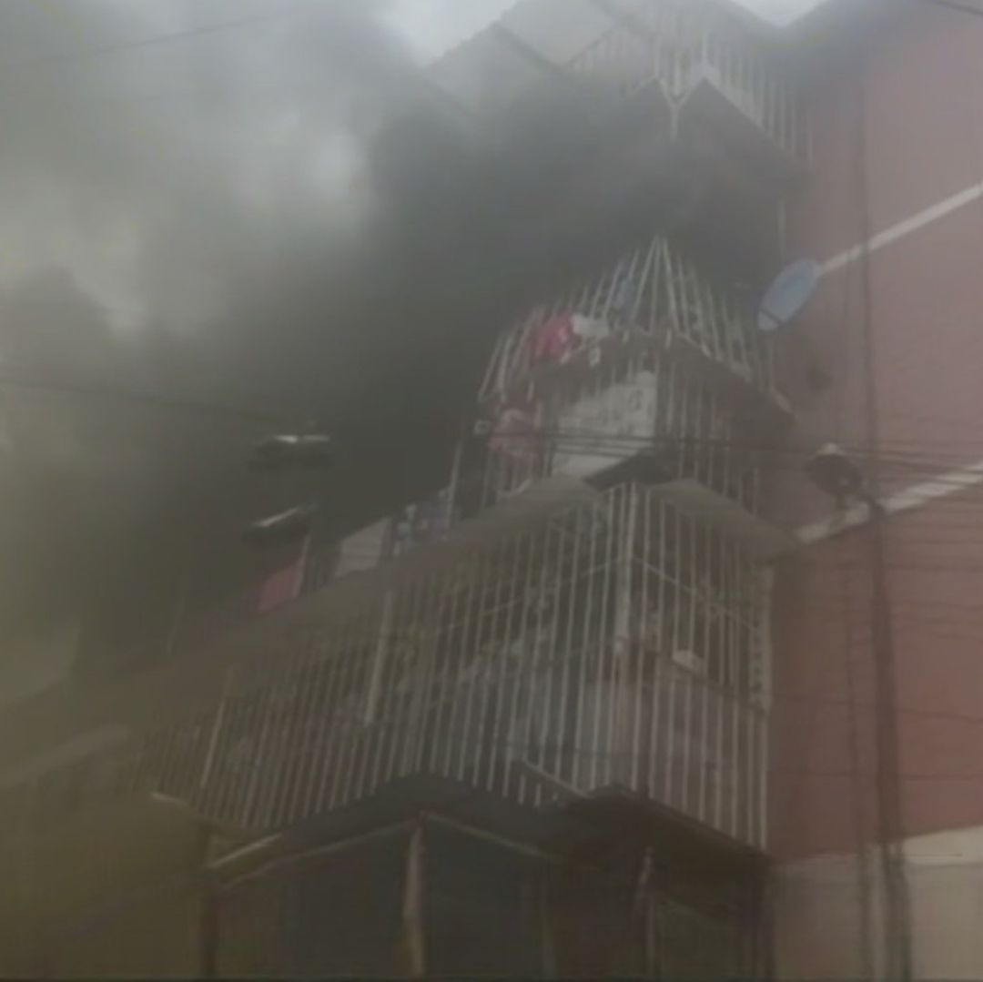 Reportan Fuerte Incendio en Vecindad de la Colonia Morelos en CDMX