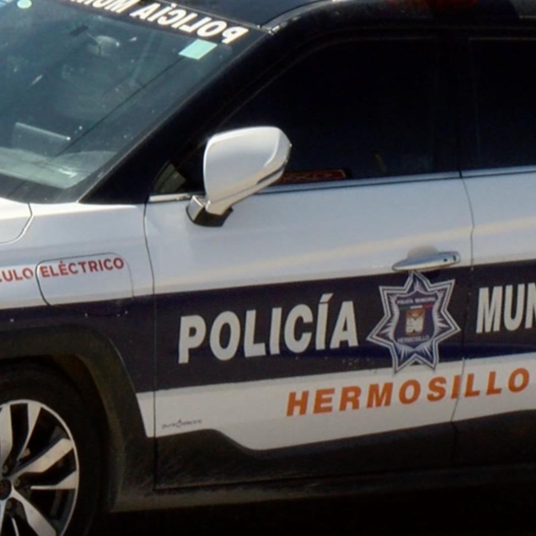 Sujetos Detenidos en Posesión de un Arma y Dosis de Drogas Frente a Comandancia en Hermosillo